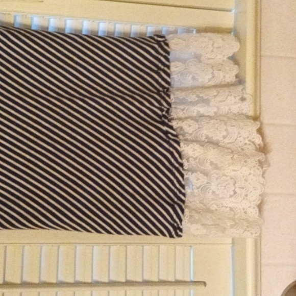 Top - Picture 2 of 4